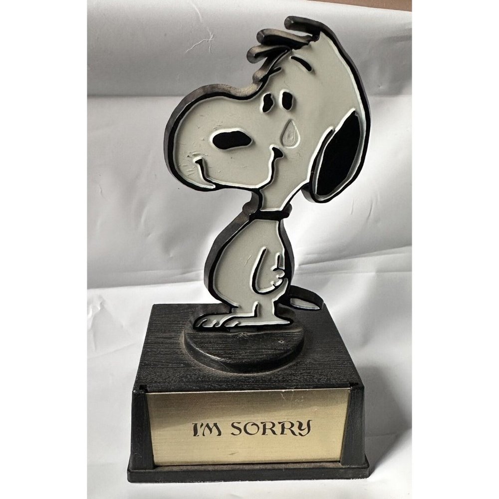 Vintage‎ 1970 Snoopy I'm Sorry Trophy Aviva Peanuts Handpainted Hong Kong 5"